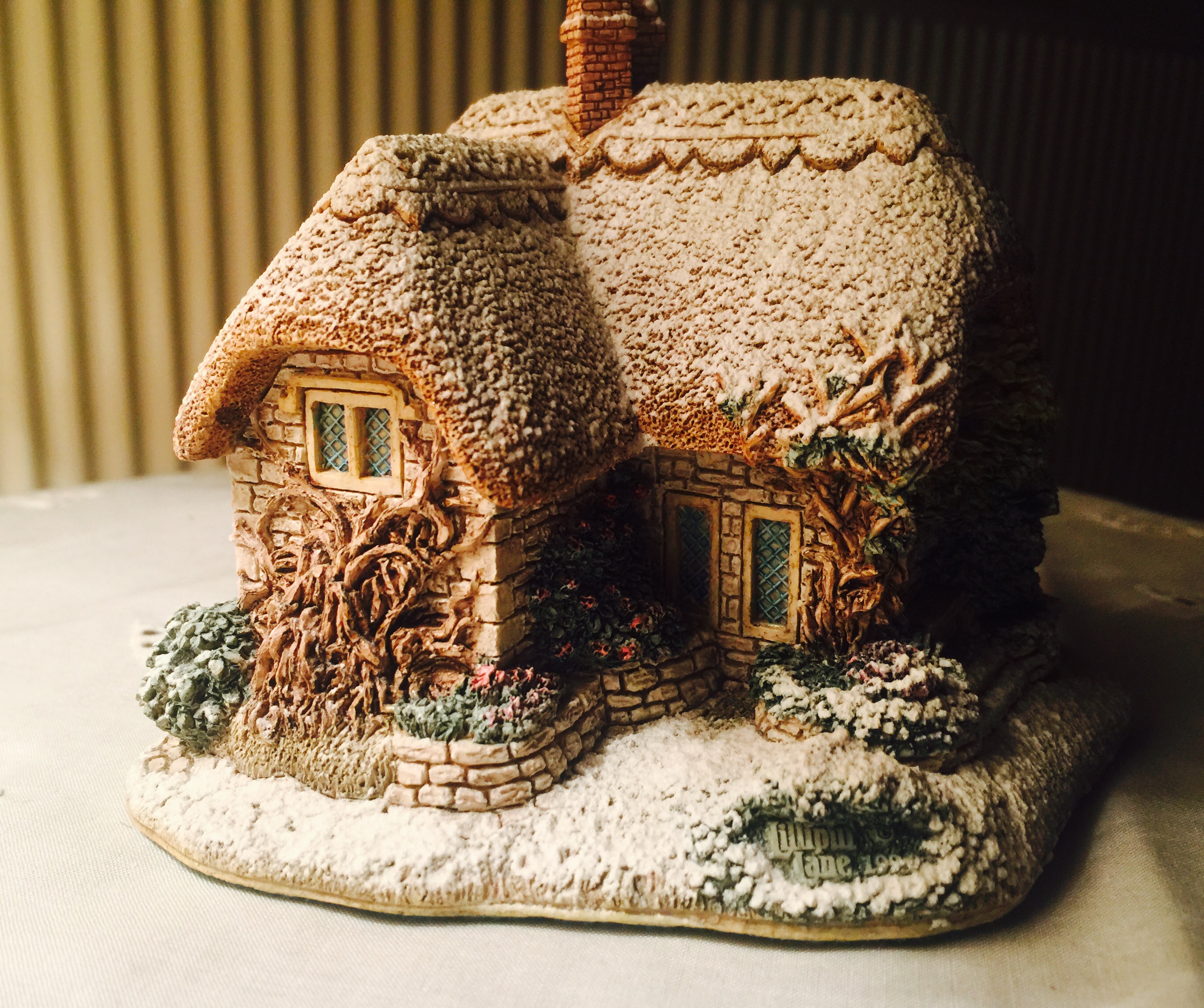 ceramic-cottage