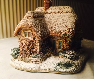 ceramic-cottage